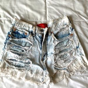 Akira Chicago Red Label shorts distressed size small